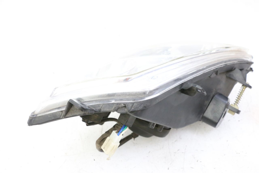 photo de LEWY PRZEDNI REFLEKTOR PEUGEOT CITYSTAR 50 (2013 - 2017) - Szczegóły charakterystyczne