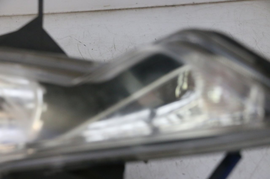 photo de LEWY PRZEDNI REFLEKTOR KYMCO DINK STREET 125 (2009 - 2014) - Zbliżenie komponentów