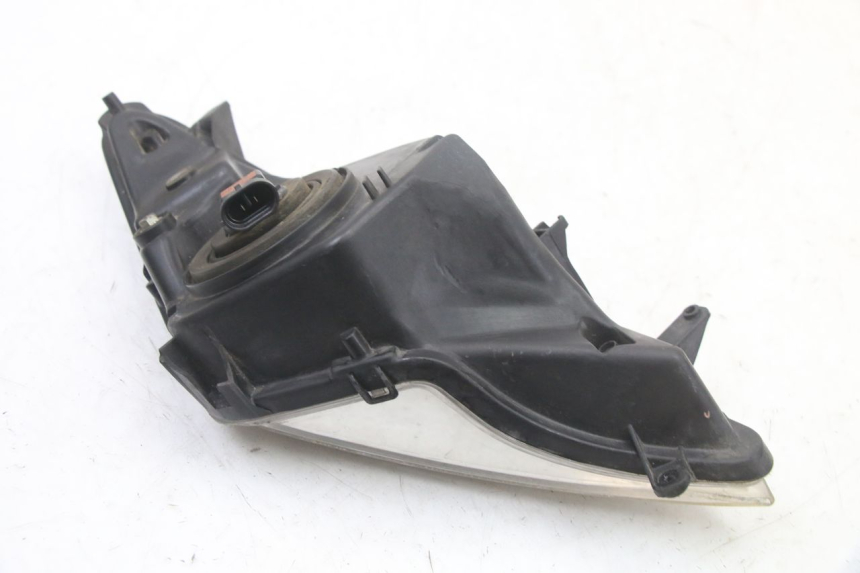 photo de LEWY PRZEDNI REFLEKTOR PEUGEOT SPEEDFIGHT 3 LC 2T 50 (2009 - 2015) - Oznaczenia i referencje