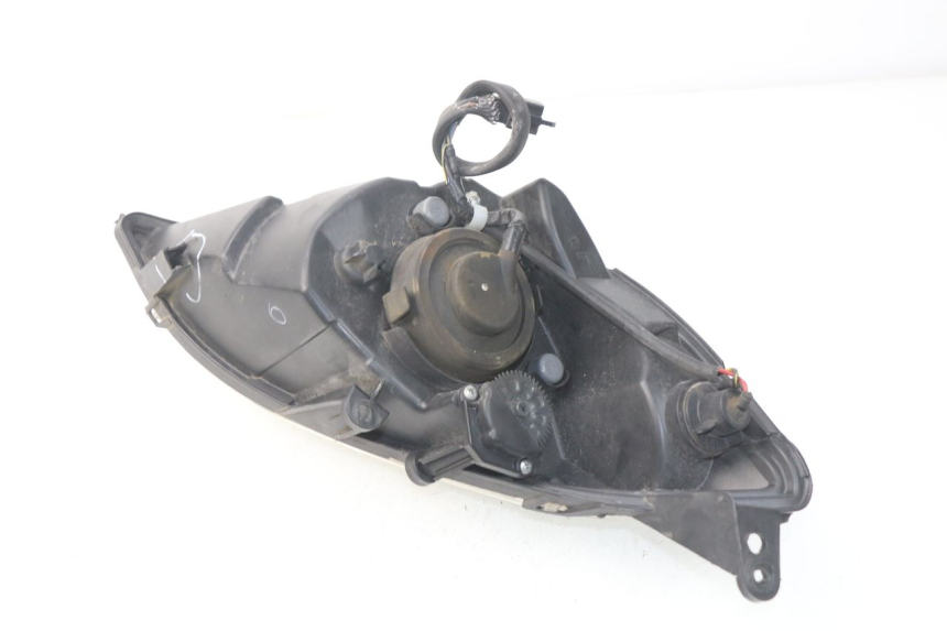 photo de LEWY PRZEDNI REFLEKTOR PEUGEOT SATELIS 300 (2012 - 2015) - Szczegół części