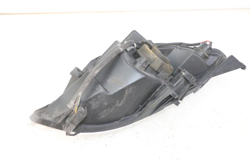 photo de LEWY PRZEDNI REFLEKTOR PEUGEOT SATELIS 125 (2013 - 2018) - Szczegół części