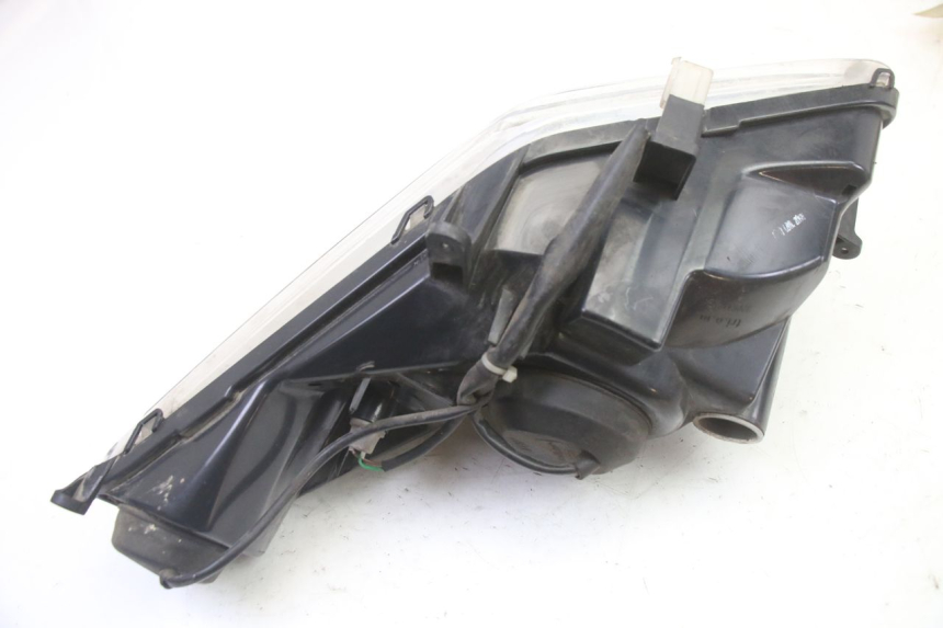 photo de LEWY PRZEDNI REFLEKTOR PEUGEOT SATELIS 250 (2006 - 2012) - Zbliżenie techniczne