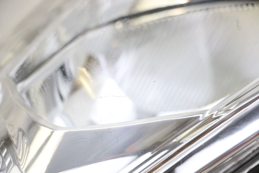 photo de LEWY PRZEDNI REFLEKTOR PEUGEOT SATELIS 125 (2013 - 2018) - Zoom stanu zużycia