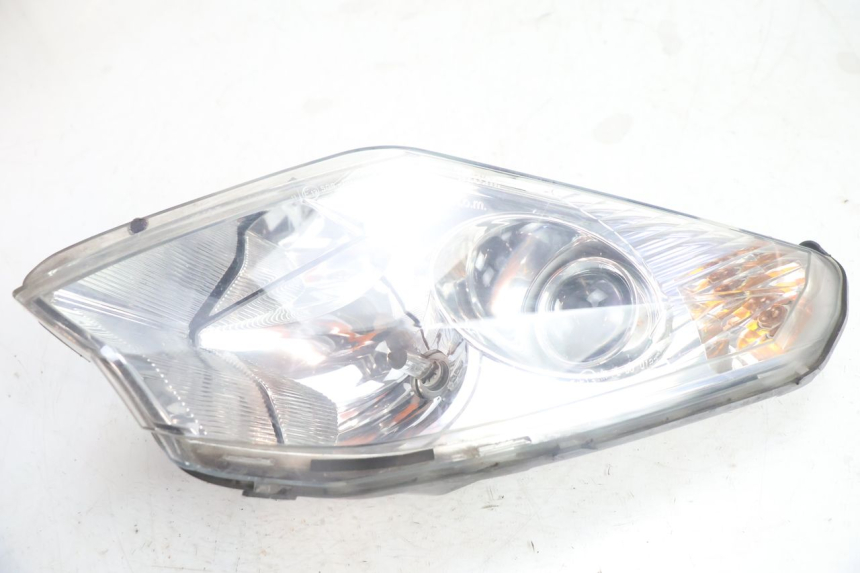 photo de LEWY PRZEDNI REFLEKTOR PEUGEOT SATELIS 125 (2006 - 2009) - Szczegół części