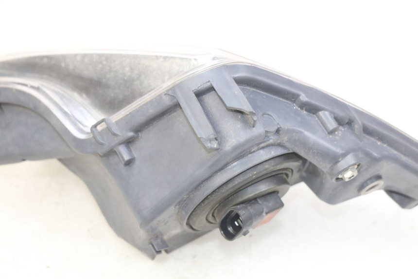 photo de LEWY PRZEDNI REFLEKTOR PEUGEOT SPEEDFIGHT 3 AIR 50 (2009 - 2015) - Zbliżenie techniczne