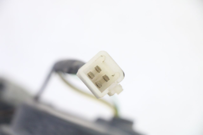 photo de LEWY PRZEDNI REFLEKTOR YAMAHA TZR 50 (2008 - 2016) - Punkty mocowania