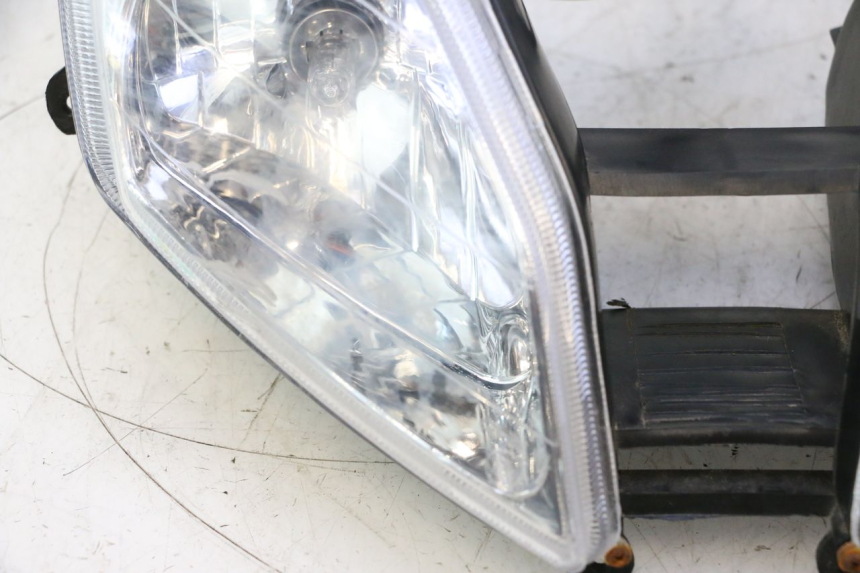 photo de PRZEDNIA LAMPA VASTRO GP 2T 50 (2013 - 2017) - Widok produktu