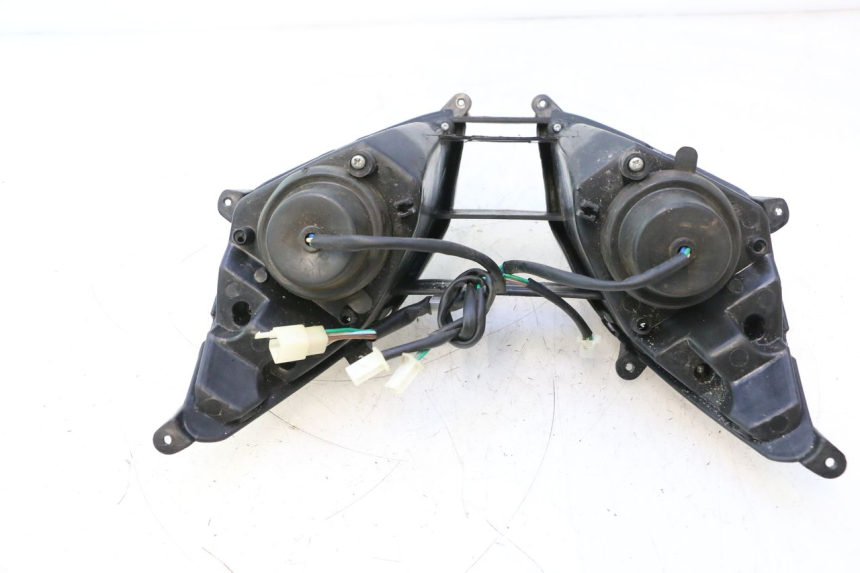 photo de PRZEDNIA LAMPA VASTRO GP 2T 50 (2013 - 2017) - Zbliżenie techniczne