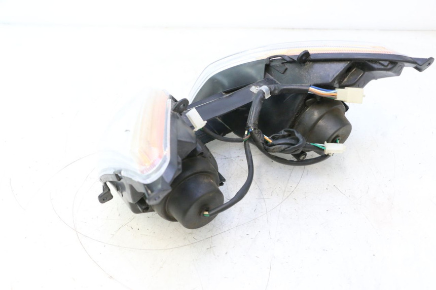 photo de PRZEDNIA LAMPA VASTRO GP 2T 50 (2013 - 2017) - Widok ogólny