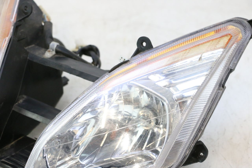 photo de PRZEDNIA LAMPA VASTRO GP 2T 50 (2013 - 2017) - Punkty mocowania
