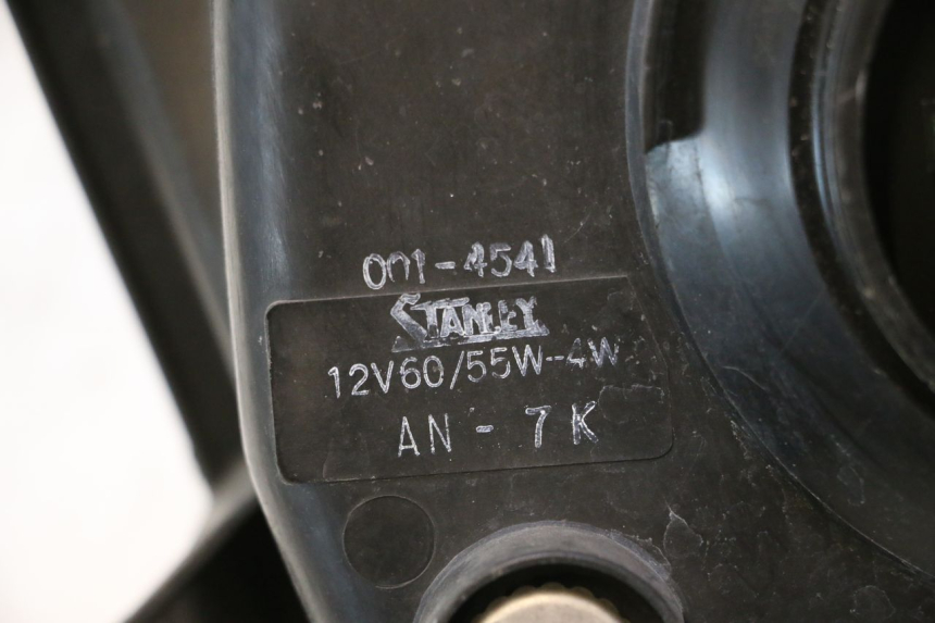 photo de PRZEDNIA LAMPA KAWASAKI GPX F ZX750F 750 (1986 - 1990) - Inny kąt widzenia