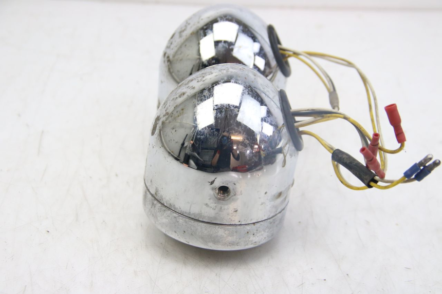 photo de REFLEKTOR PRZEDNI SUZUKI GSX-F GSX  F 1100 (1988 - 1994) - Zoom stanu zużycia