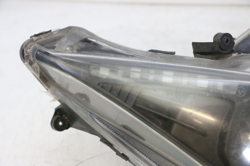 photo de REFLEKTOR PRZEDNI JM MOTORS GTS 125 (2015 - 2019) - Zoom jakości