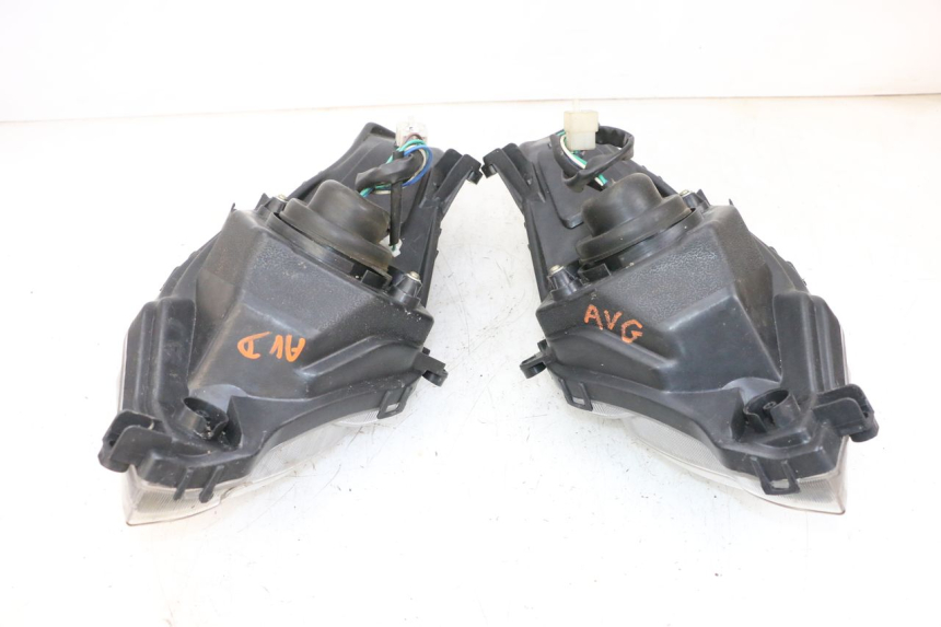 photo de REFLEKTOR PRZEDNI JM MOTORS GTS 125 (2015 - 2019) - Punkty mocowania