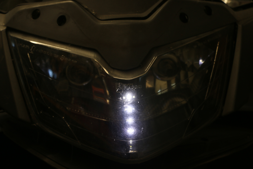 photo de REFLEKTOR PRZEDNI PIAGGIO IE MP3 YOURBAN 300 (2011 - 2016) - Zbliżenie komponentów