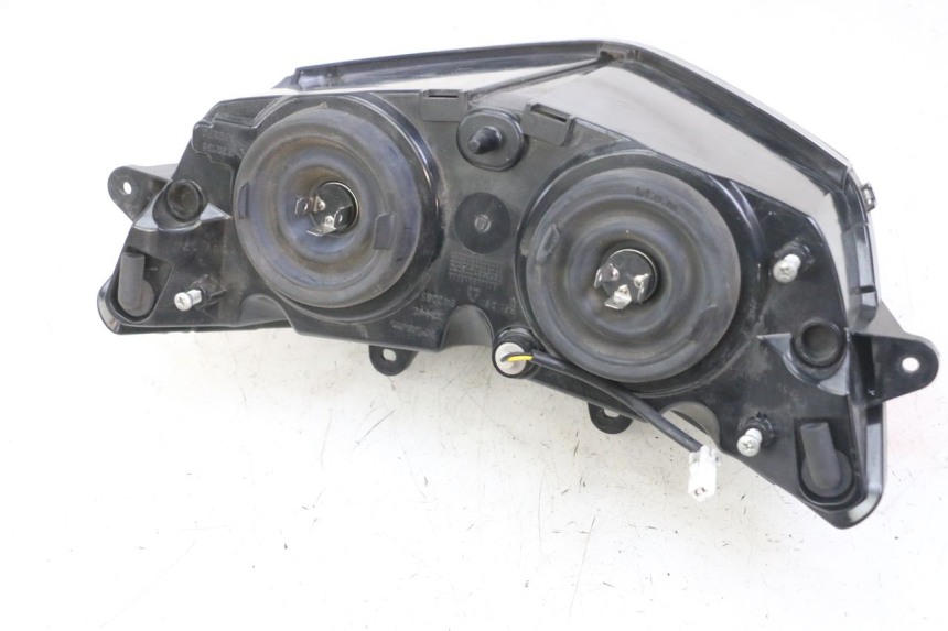 photo de REFLEKTOR PRZEDNI PIAGGIO IE MP3 YOURBAN 300 (2011 - 2016) - Inny kąt widzenia