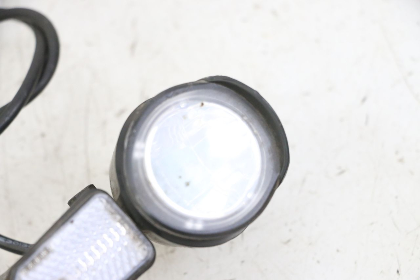 photo de REFLEKTOR PRZEDNI JOYOR S10-S-Z 1 - Zoom stanu zużycia