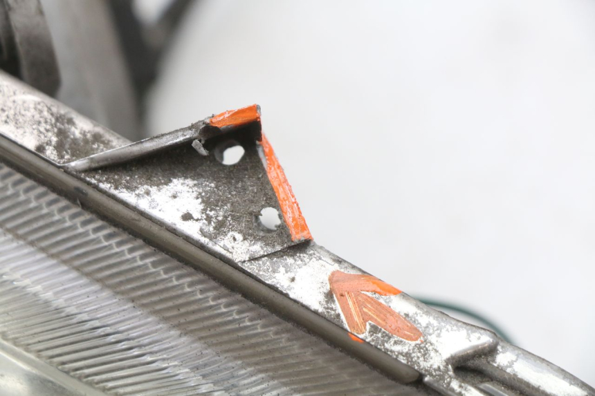 photo de REFLEKTOR PRZEDNI SYM JOYRIDE EVO 125 (2009 - 2016) - Punkty mocowania