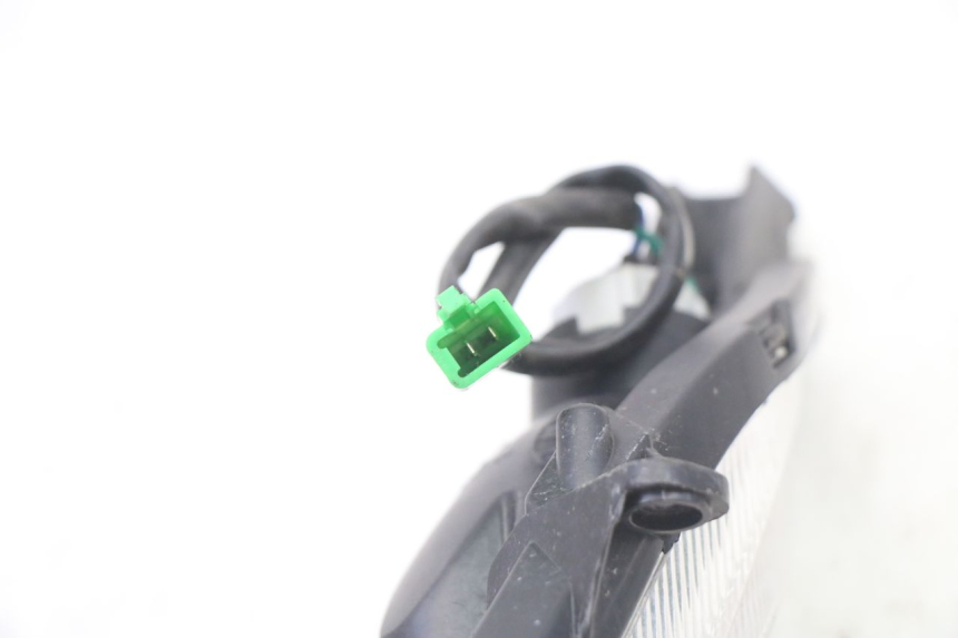 photo de REFLEKTOR PRZEDNI PEUGEOT KISBEE 2T 50 (2018 - 2022) - Widok z bliska