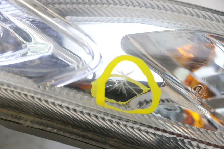 photo de REFLEKTOR PRZEDNI PEUGEOT KISBEE 2T 50 (2010 - 2017) - Zoom stanu zużycia