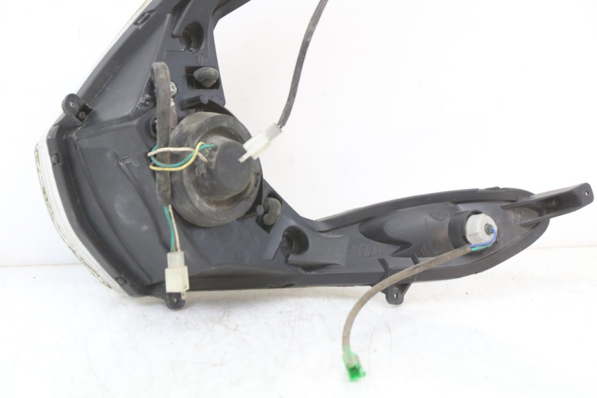 photo de REFLEKTOR PRZEDNI PEUGEOT KISBEE 4T 50 (2010 - 2017) - Zoom stanu zużycia