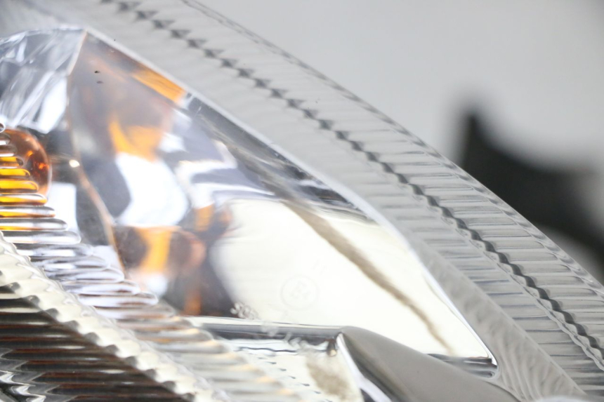 photo de REFLEKTOR PRZEDNI PEUGEOT KISBEE 4T 50 (2010 - 2017) - Punkty mocowania