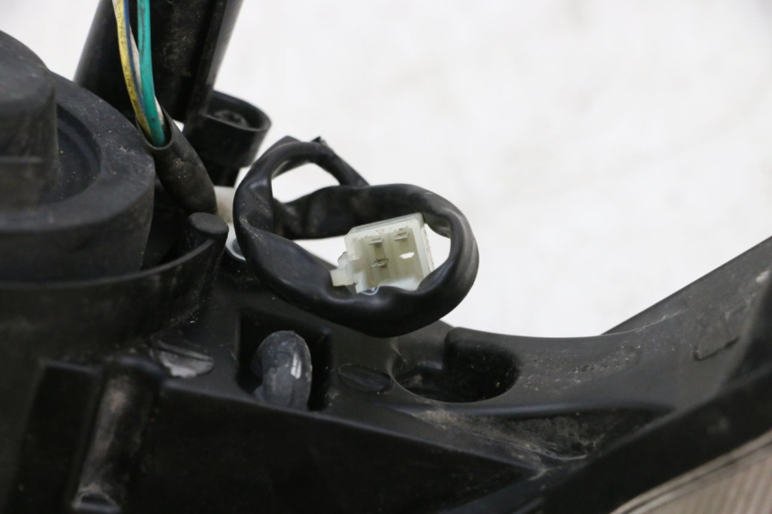 photo de REFLEKTOR PRZEDNI PEUGEOT KISBEE 4T 50 (2010 - 2017) - Szczegół części