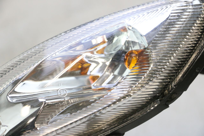 photo de REFLEKTOR PRZEDNI PEUGEOT KISBEE 4T 50 (2018 - 2022) - Oznaczenia i referencje