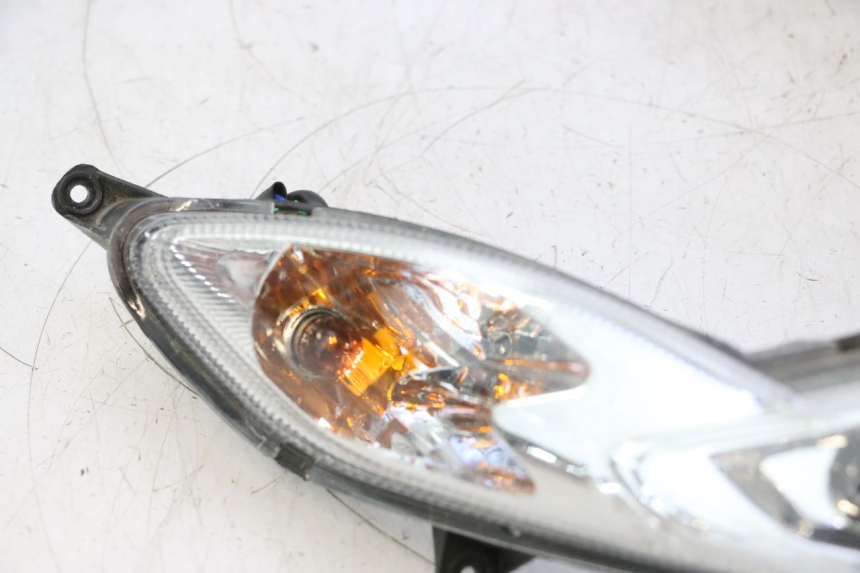 photo de PRZEDNIA LAMPA PEUGEOT KISBEE 4T 50 (2023 - 2026) - Kontrola wizualna