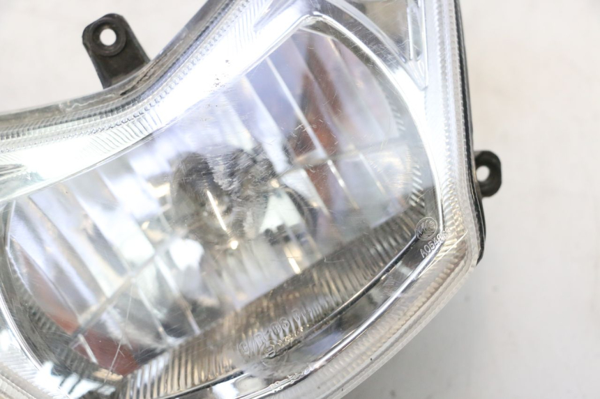 photo de PRZEDNIA LAMPA PEUGEOT KISBEE 4T 50 (2023 - 2026) - Zoom jakości