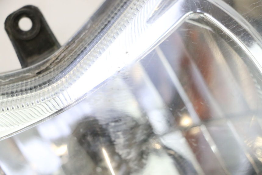 photo de PRZEDNIA LAMPA PEUGEOT KISBEE 4T 50 (2023 - 2026) - Widok profilu