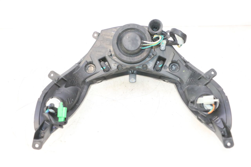 photo de PRZEDNIA LAMPA PEUGEOT KISBEE 4T 50 (2023 - 2026) - Zbliżenie techniczne