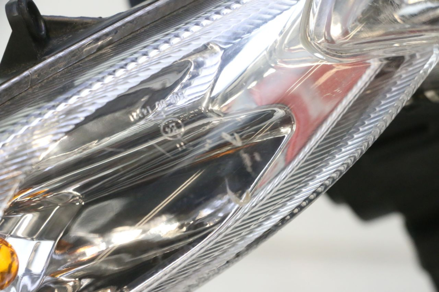 photo de REFLEKTOR PRZEDNI PEUGEOT KISBEE 4T 50 (2018 - 2022) - Oznaczenia i referencje