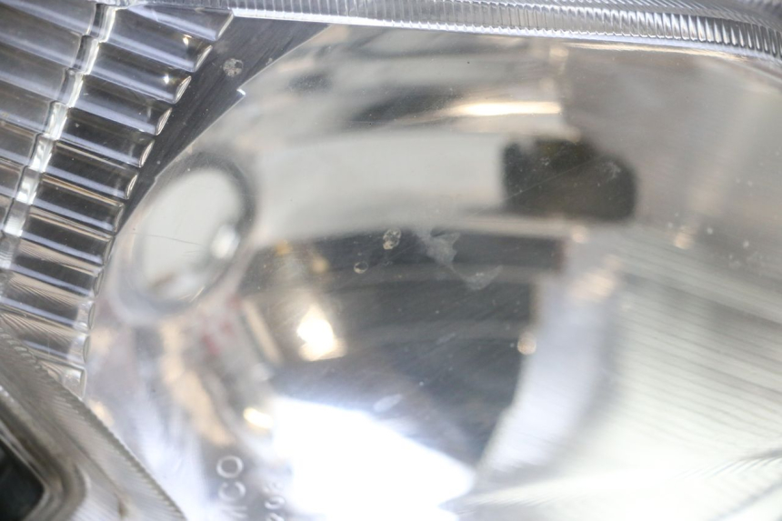 photo de REFLEKTOR PRZEDNI KYMCO AGILITY 4T 50 (2005 - 2018) - Inny kąt widzenia