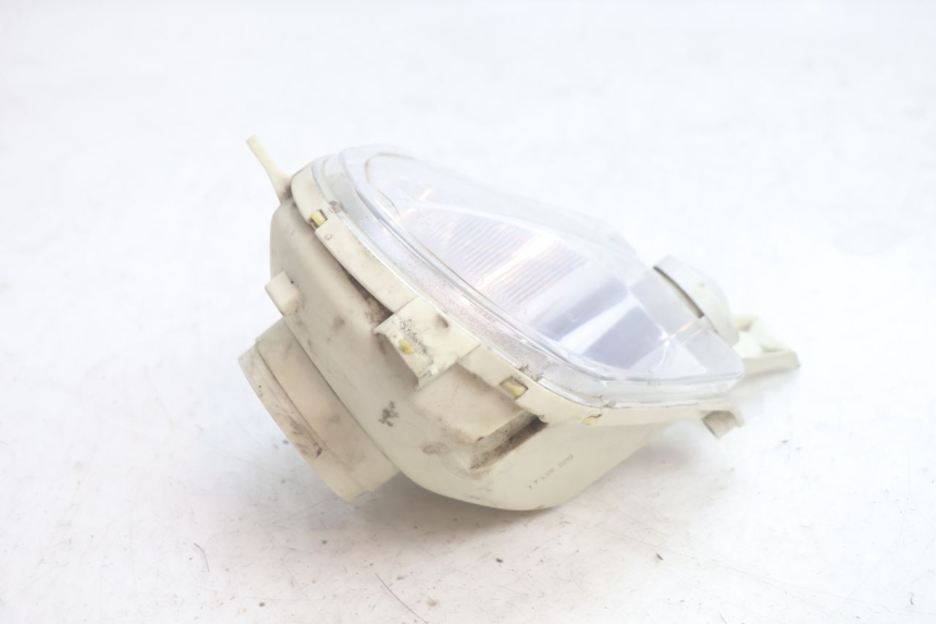 photo de PRZEDNIA LAMPA PEUGEOT LUDIX PRO 2T 50 (2010 - 2017) - Zbliżenie techniczne