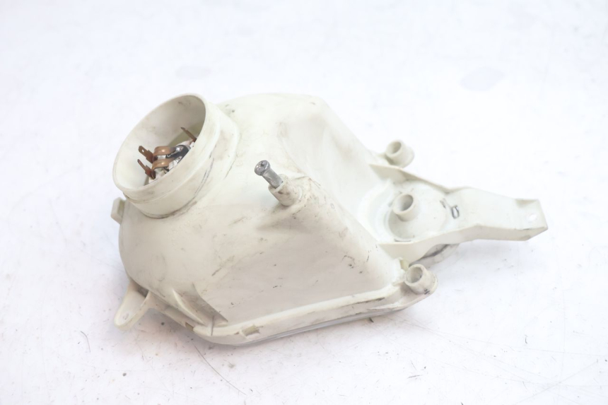 photo de PRZEDNIA LAMPA PEUGEOT LUDIX PRO 2T 50 (2010 - 2017) - Punkty mocowania