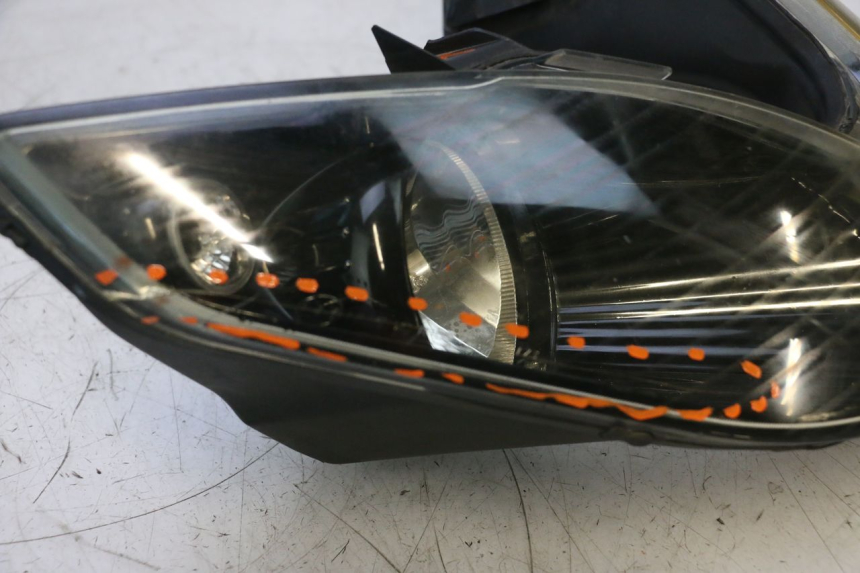 photo de REFLEKTOR PRZEDNI PIAGGIO MP3 RL 250 (2006 - 2010) - Zoom stanu zużycia