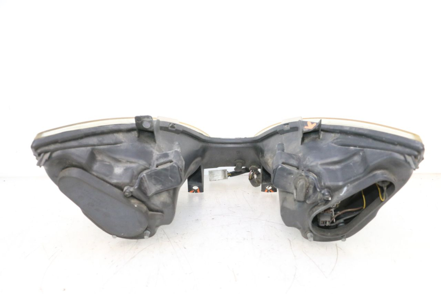 photo de REFLEKTOR PRZEDNI PIAGGIO MP3 RL 250 (2006 - 2010) - Zbliżenie techniczne