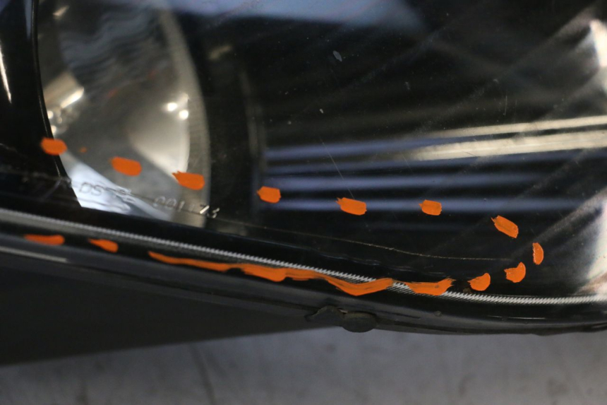 photo de REFLEKTOR PRZEDNI PIAGGIO MP3 RL 250 (2006 - 2010) - Inny kąt widzenia