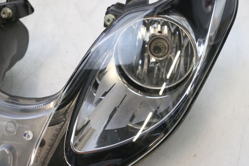 photo de REFLEKTOR PRZEDNI PIAGGIO MP3 500 (2016 - 2018) - Szczegół części