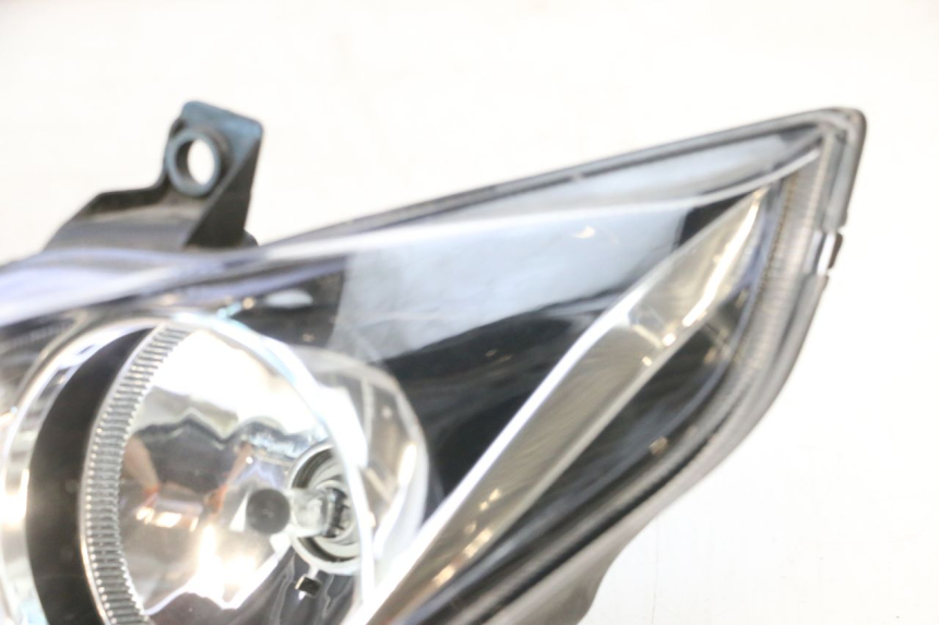 photo de REFLEKTOR PRZEDNI PIAGGIO MP3 500 (2016 - 2018) - Struktura - zbliżenie