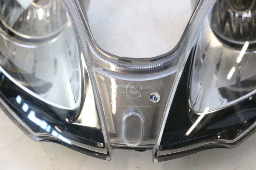 photo de REFLEKTOR PRZEDNI PIAGGIO MP3 500 (2016 - 2018) - Inny kąt widzenia