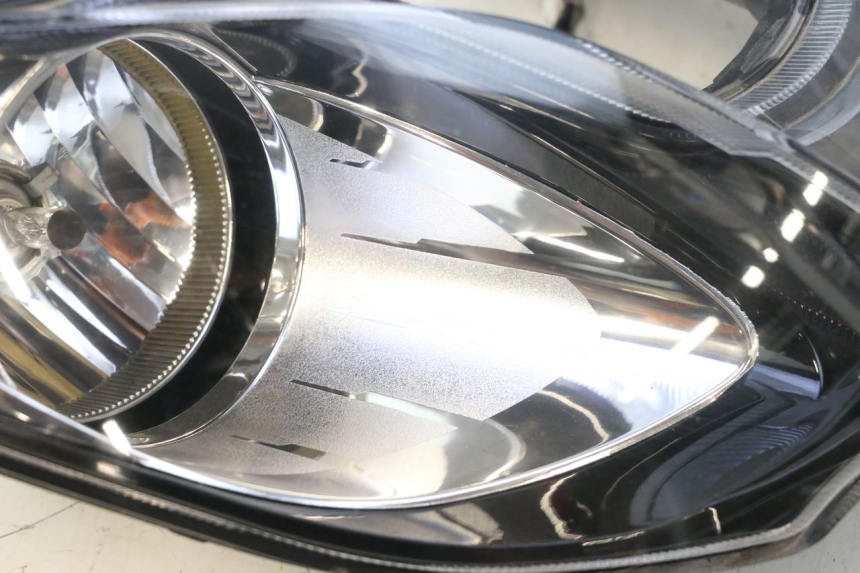 photo de REFLEKTOR PRZEDNI PIAGGIO MP3 500 (2016 - 2018) - Stan powierzchni