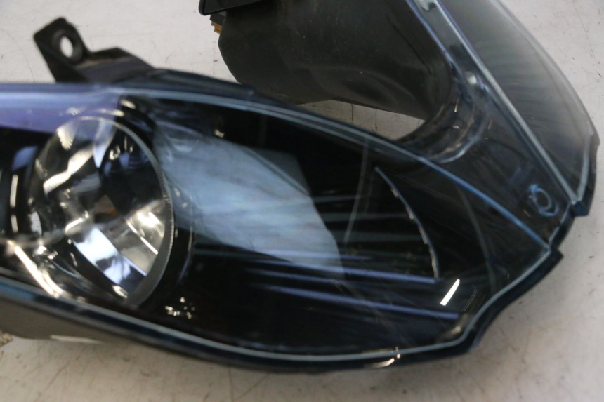 photo de REFLEKTOR PRZEDNI PIAGGIO MP3 125 (2006 - 2014) - Widok profilu