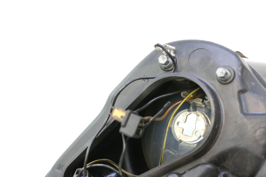 photo de REFLEKTOR PRZEDNI PIAGGIO MP3 125 (2006 - 2014) - Punkty mocowania