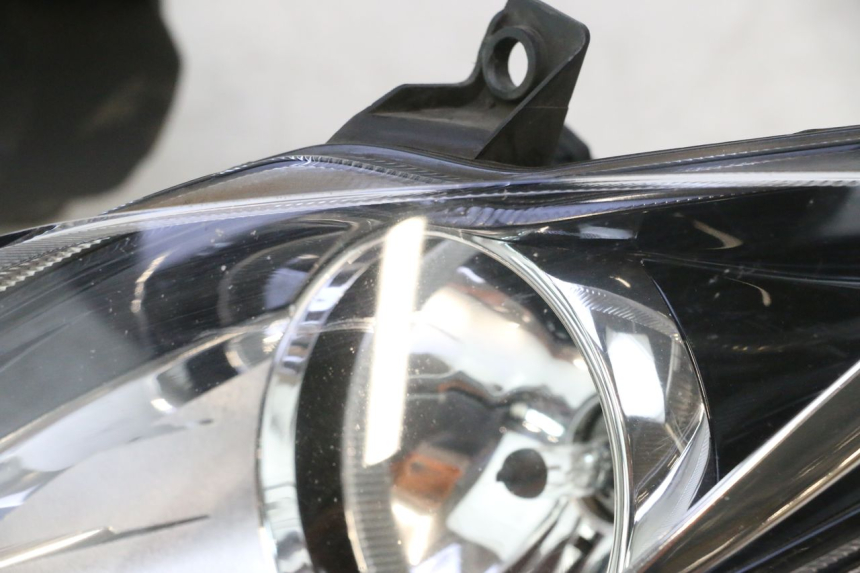 photo de REFLEKTOR PRZEDNI PIAGGIO MP3 500 (2016 - 2018) - Stan powierzchni