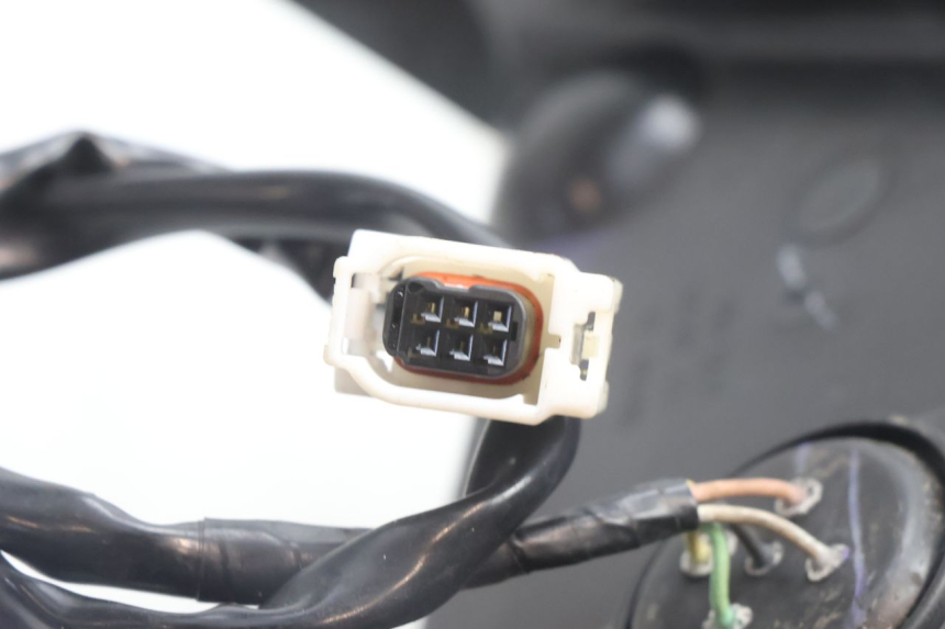 photo de PRZEDNIA LAMPA YAMAHA N-MAX NMAX 125 (2021 - 2024) - Stan powierzchni