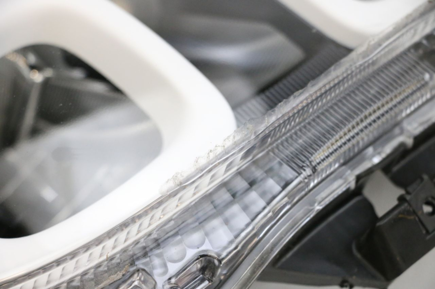 photo de REFLEKTOR PRZEDNI YAMAHA NEO'S CORE 1 (2022 - 2026) - Szczegóły charakterystyczne