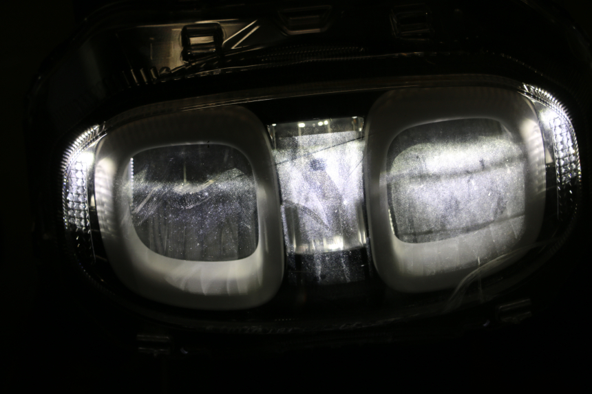 photo de REFLEKTOR PRZEDNI YAMAHA NEO'S CORE 1 (2022 - 2026) - Kontrola wizualna