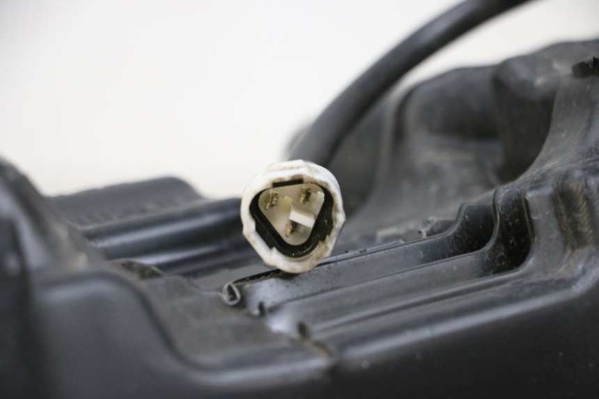 photo de REFLEKTOR PRZEDNI YAMAHA NEO'S CORE 1 (2022 - 2026) - Zoom stanu zużycia